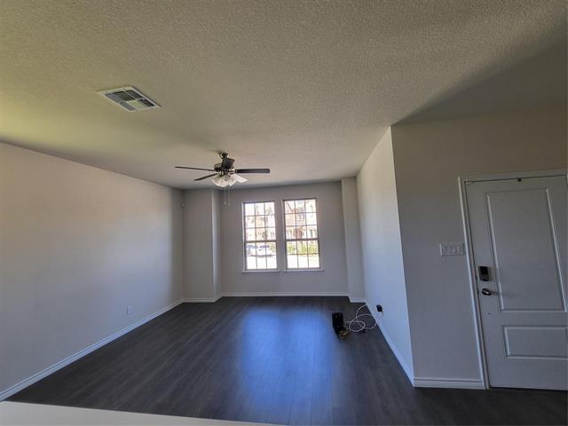 Building Photo - 2201 Steer Creek Pl