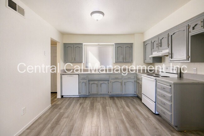 Foto del edificio - 3402 Ashe Rd
