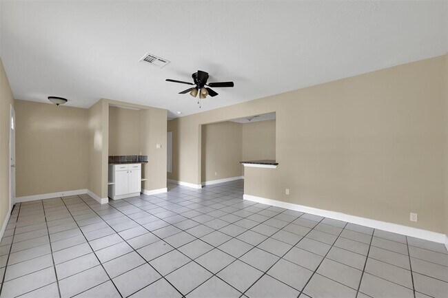 Building Photo - 10923 Sandstone St