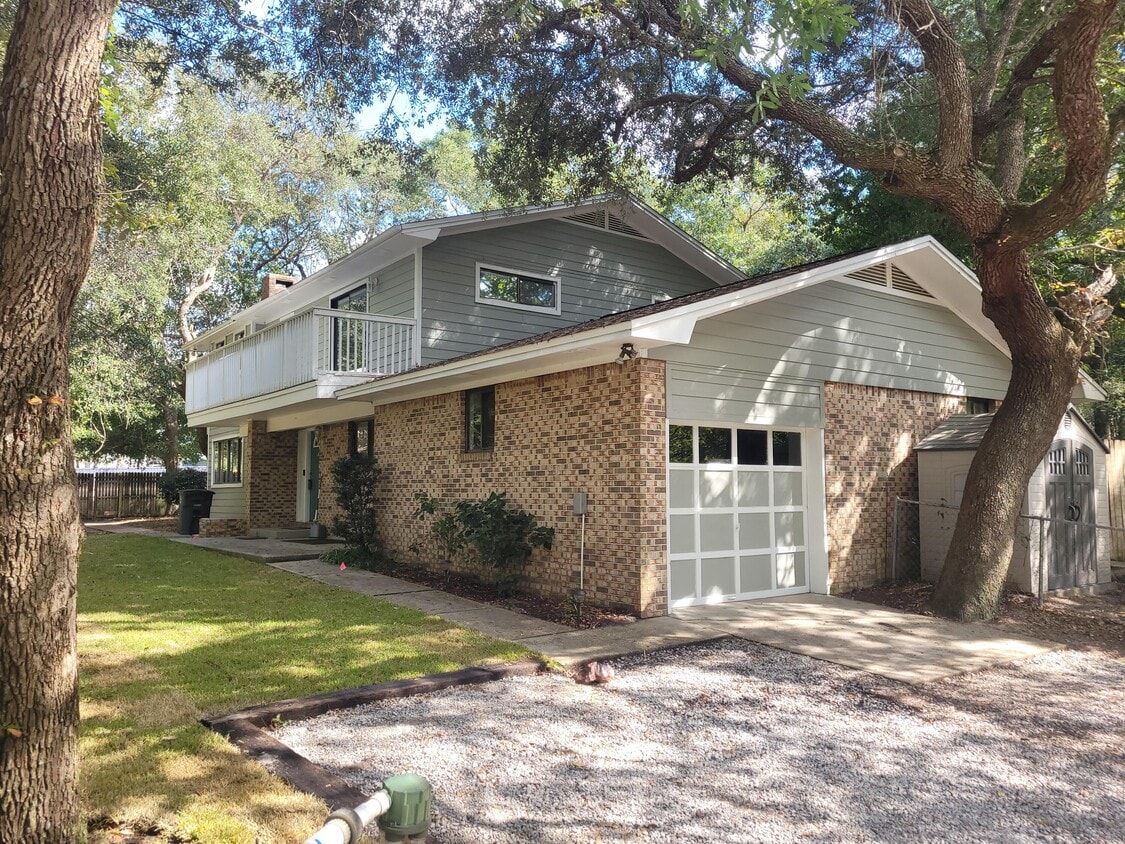 309 S Bayshore Dr, Valparaiso, FL 32580 House Rental in Valparaiso