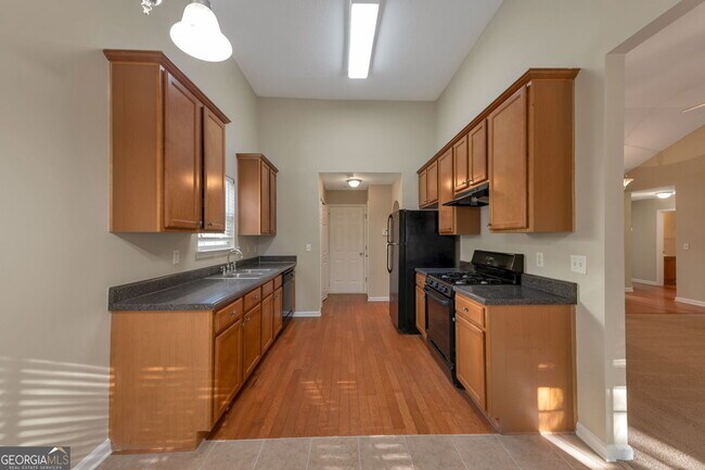 Foto del edificio - 4750 Buckeye Pl
