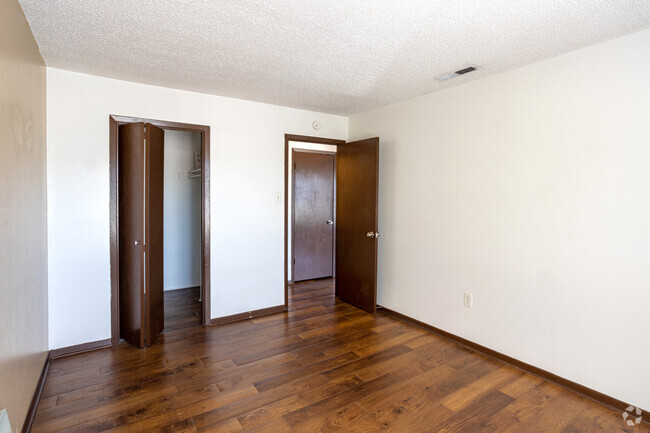 1BR, 1BA - 575SF - Coronado Apartments