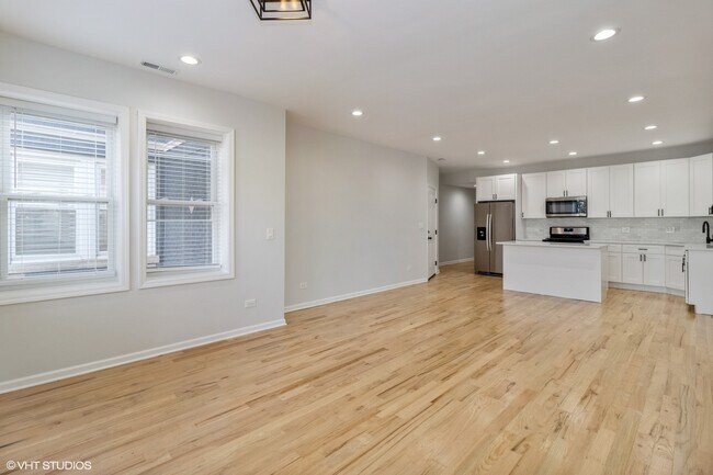 Building Photo - 1130 N Ridgeway Ave