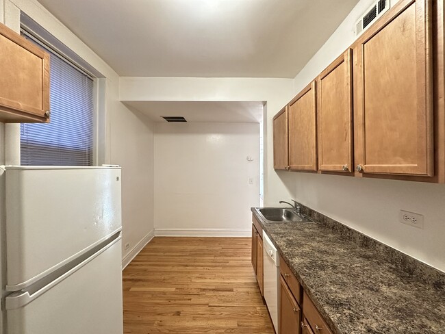 Building Photo - 4607 N Western Ave