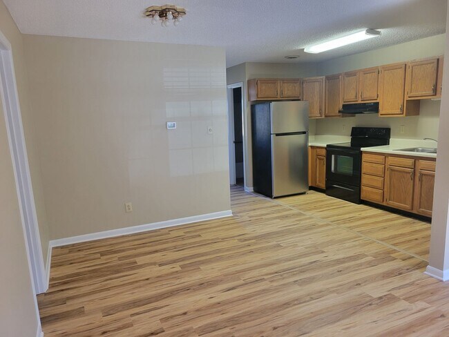 Foto del edificio - Knoxville 37922 - 2 bedroom, 2 bath townho...