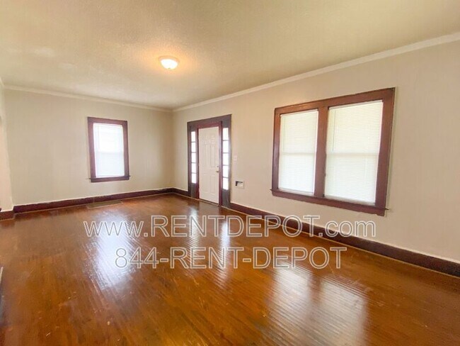 Building Photo - 741 E. Riverside Dr