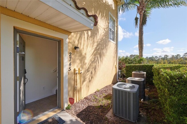 Building Photo - 2745 Oakwater Dr