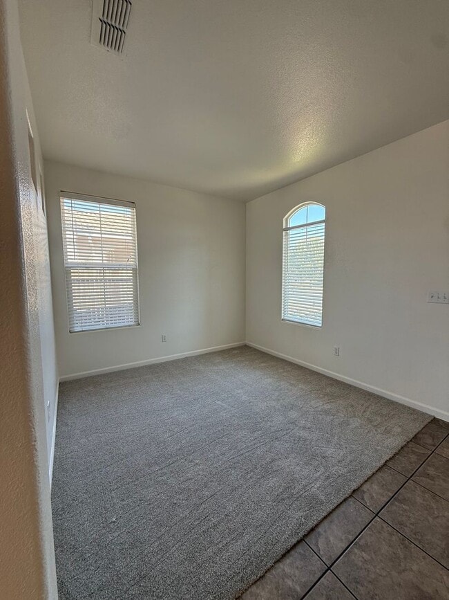 Foto del edificio - 10136 Waterfield Dr