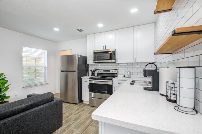 Foto del edificio - 1924 Chapman St