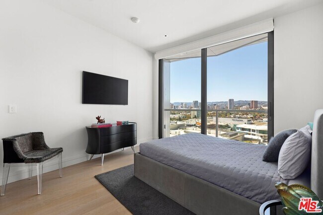 Foto del edificio - 211 Elm Ct