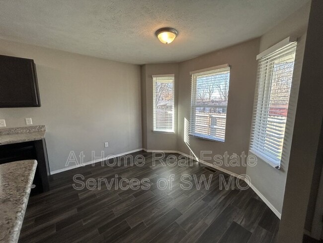 Building Photo - 463 Hudson Ave