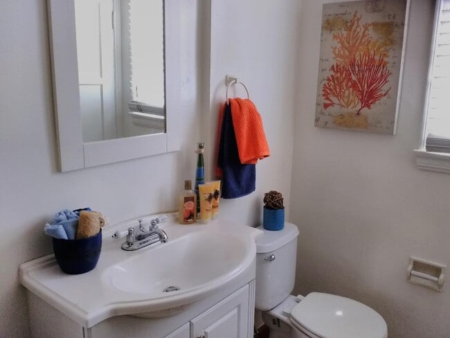 bathroom - 3010 W Martin Luther King Jr Blvd