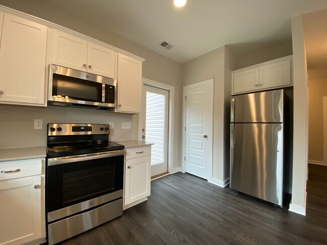 Building Photo - Home for Rent in Lincoln, AL... Available ...