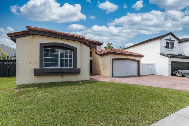 Building Photo - 9765 SW 155th Ct