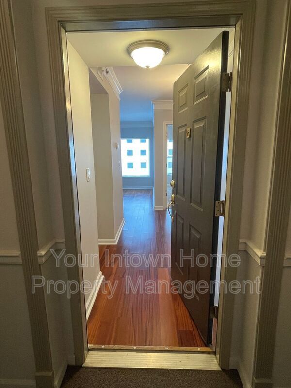 Foto principal - 275 13th St NE