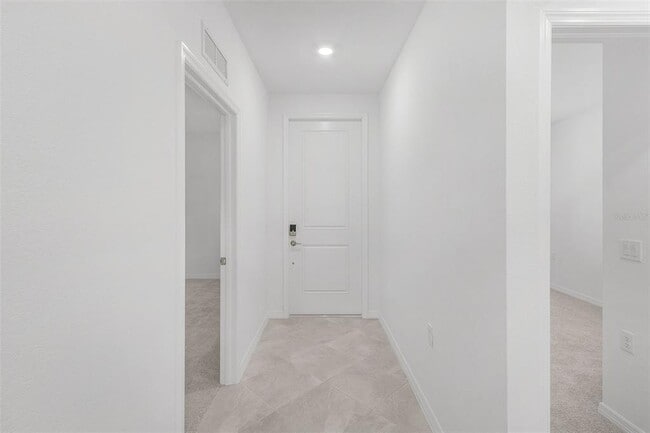 Building Photo - 14211 Heritage Landing Blvd