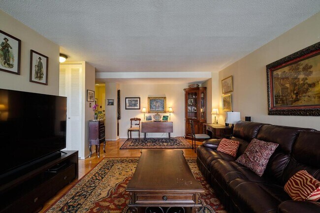 Building Photo - 1301 Delaware Ave SW