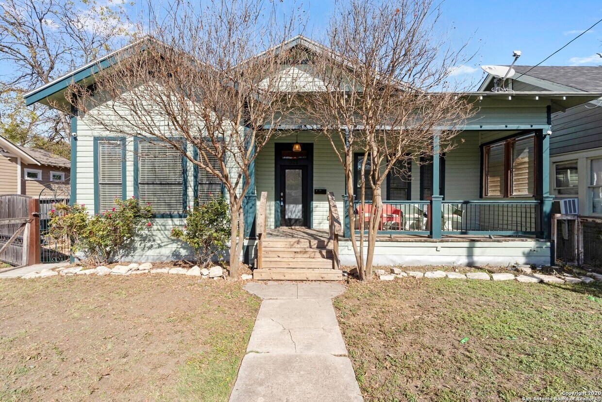 FRONT VIEW - 321 Grove Ave