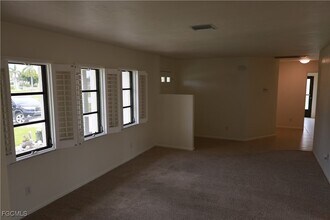 Building Photo - 2106 SW 51st St