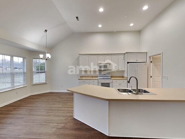 Foto del edificio - 315 Madrid Dr