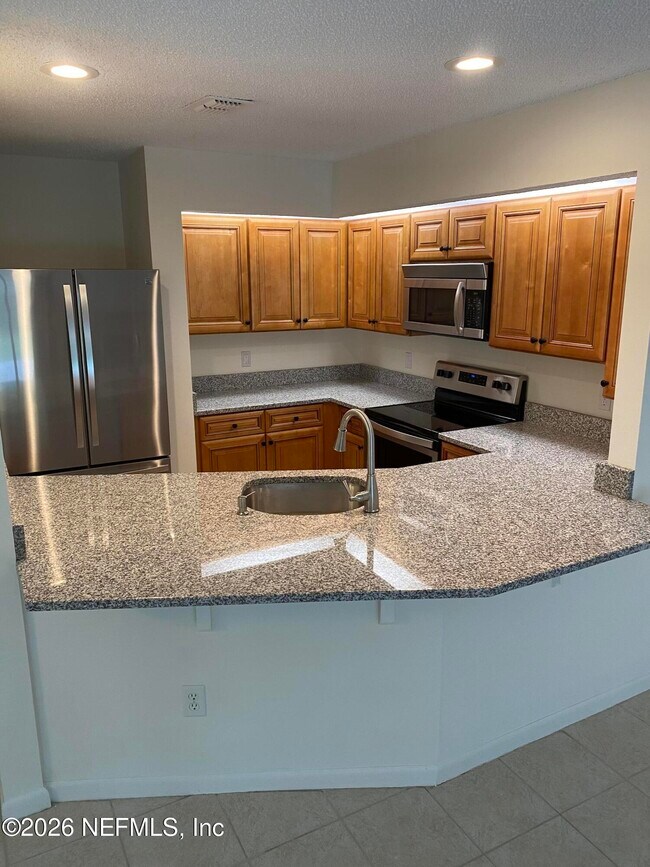 Building Photo - 8562 Sturbridge Cir W