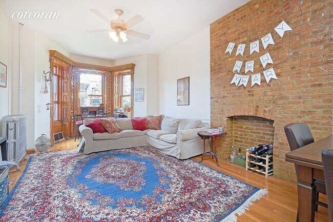 Building Photo - 21 W 121st St