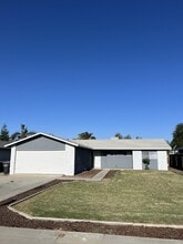 Building Photo - 2701 S Fontana Ct