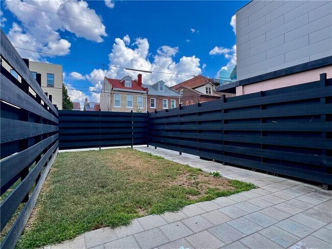 Foto del edificio - 150 S 15th St