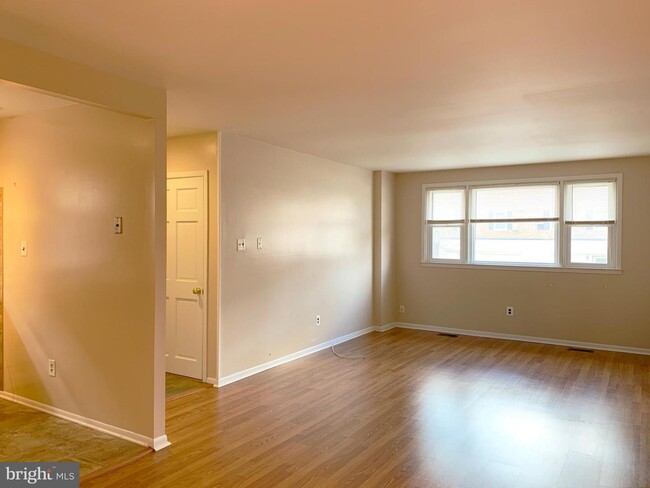 Foto del edificio - 8909 Alton St