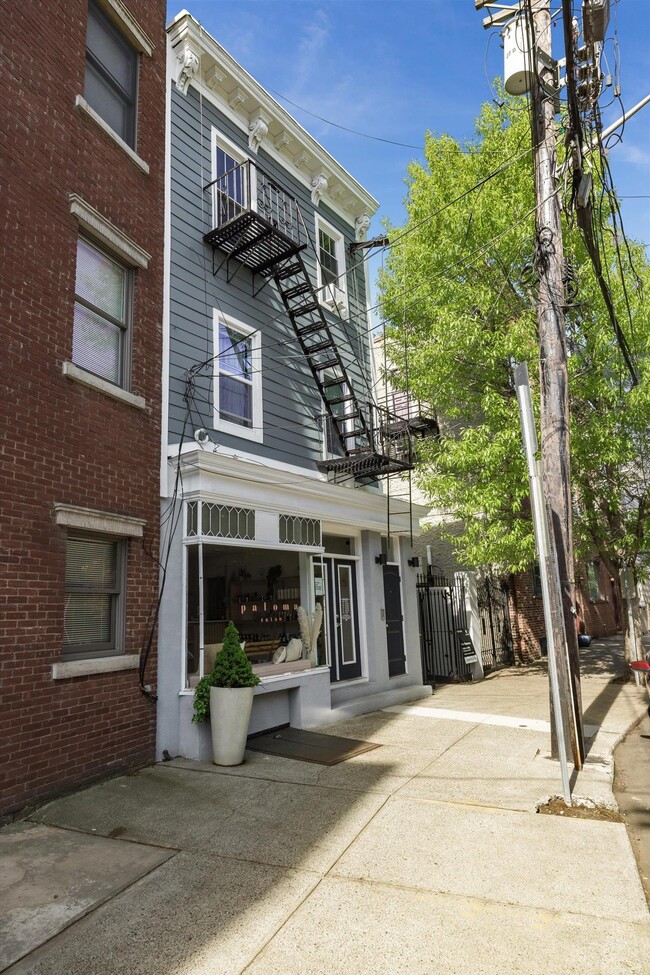 Building Photo - 373-375 3rd St