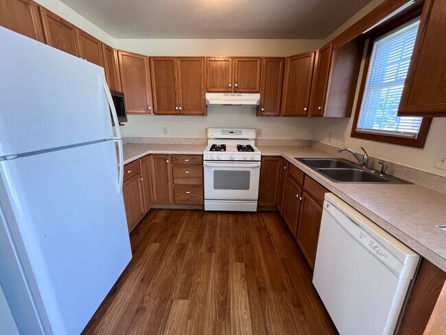 Foto del edificio - 3-Bedroom Duplex Available in Goshen