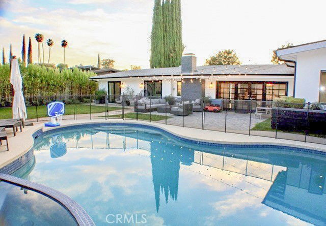 Foto del edificio - 4820 Abbeyville Ave