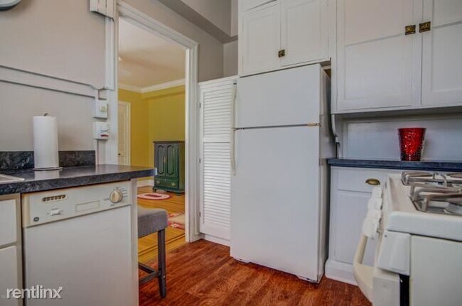Building Photo - 1 br, 1 bath  - 1412 Willow Ave Apt 42