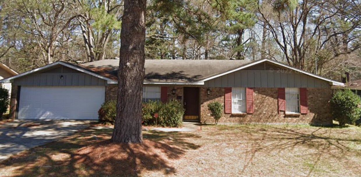 Foto principal - 3 bedroom 2 bath home available for rent