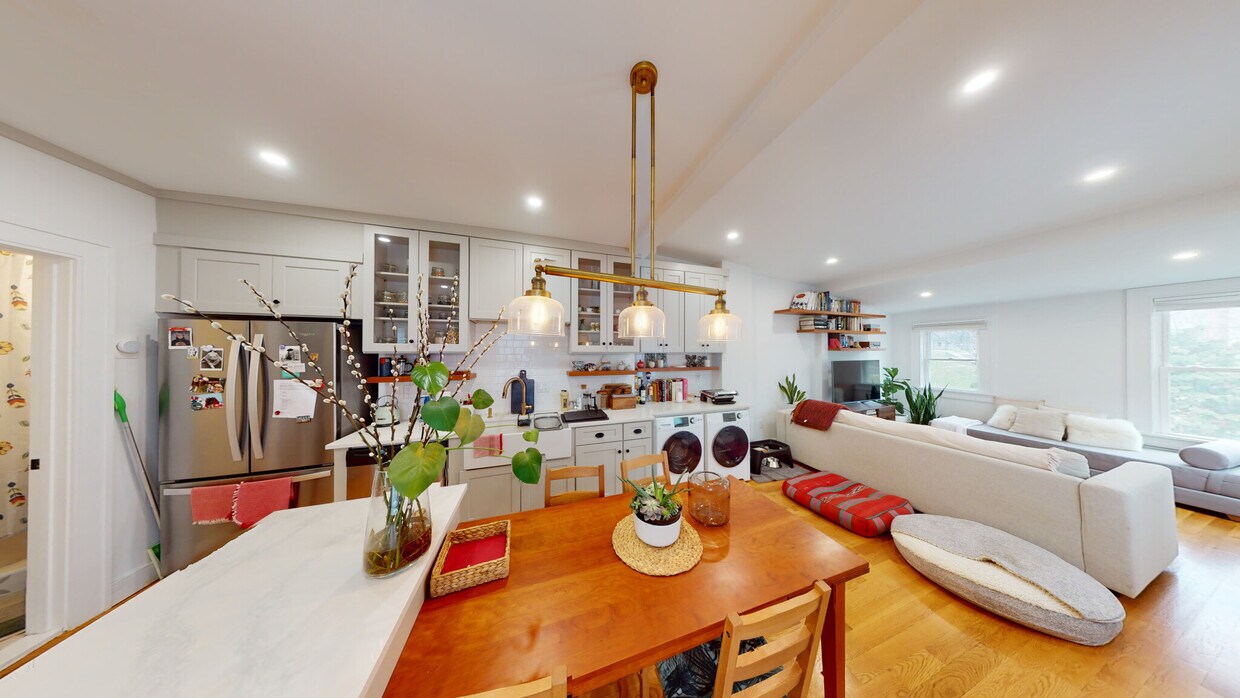 Foto principal - 227 Amory St