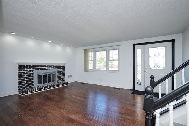 Building Photo - 1613 Hartmann Dr