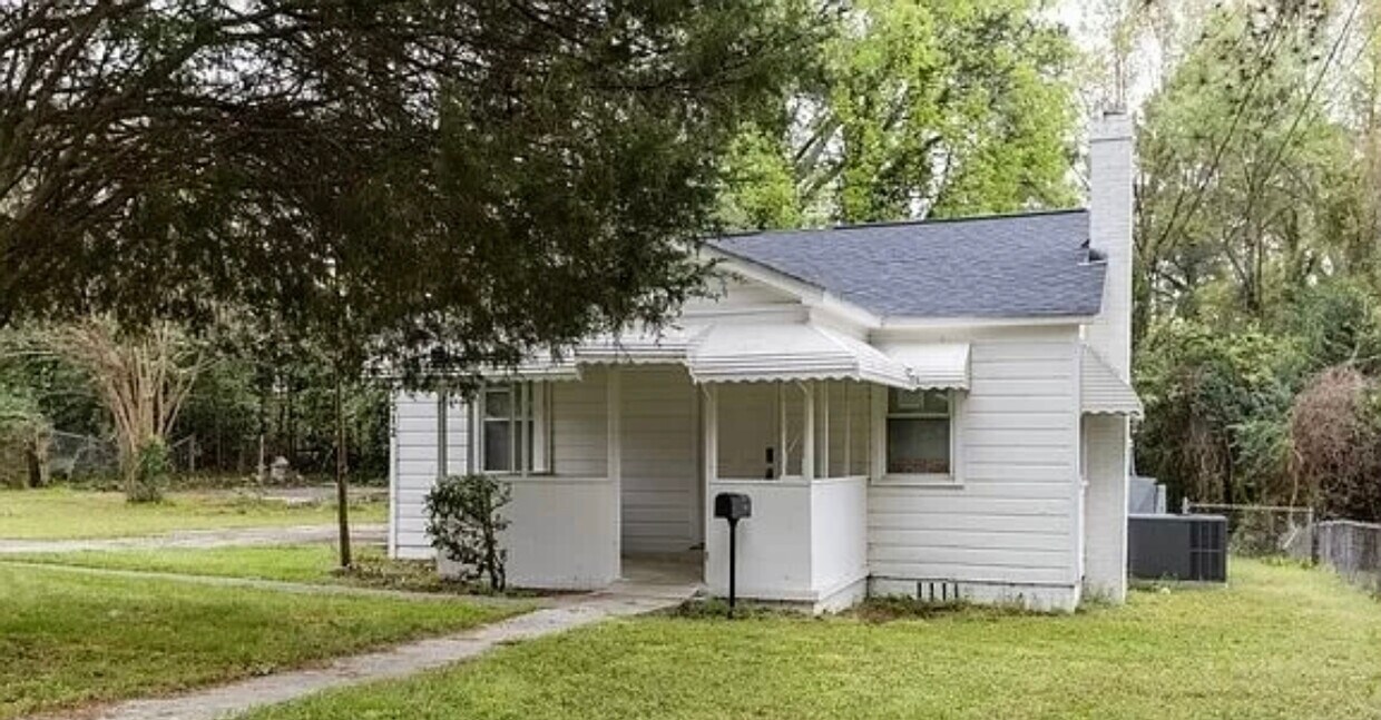 Primary Photo - Adorable family home