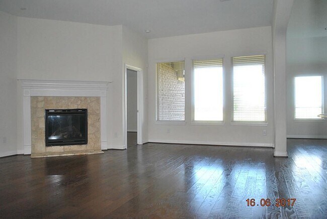 Building Photo - 11815 Supremo St