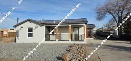 Building Photo - 505 Los Arboles Ave NW