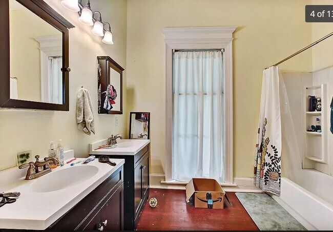 Bathroom - 1724 Barnard St