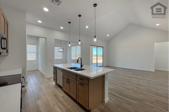Foto del edificio - 3bed/2bath Home in North Surprise! Ready for Immediate Move-In! -- NO HOA!