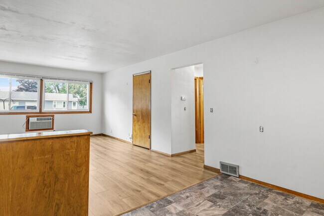 Foto del edificio - 124 Spruce St, Sauk City, WI 53583
