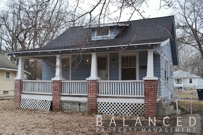 Building Photo - 1 br, 1 bath House - 2413 SW Clay St