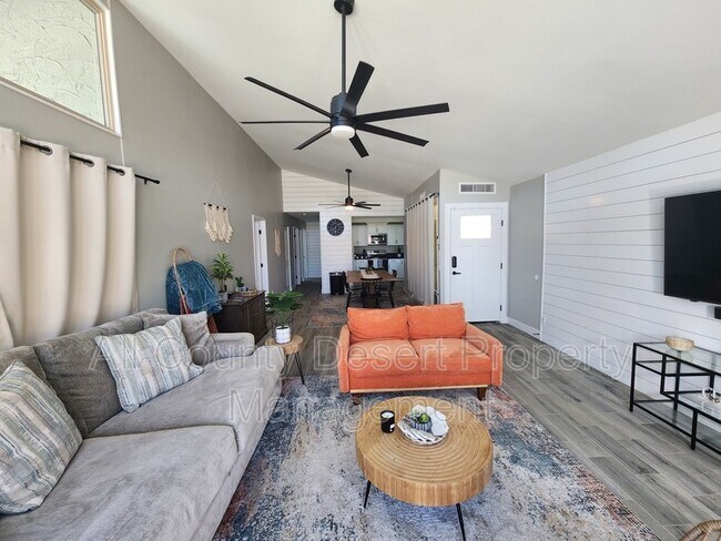 Foto del edificio - 82190 Waring Way