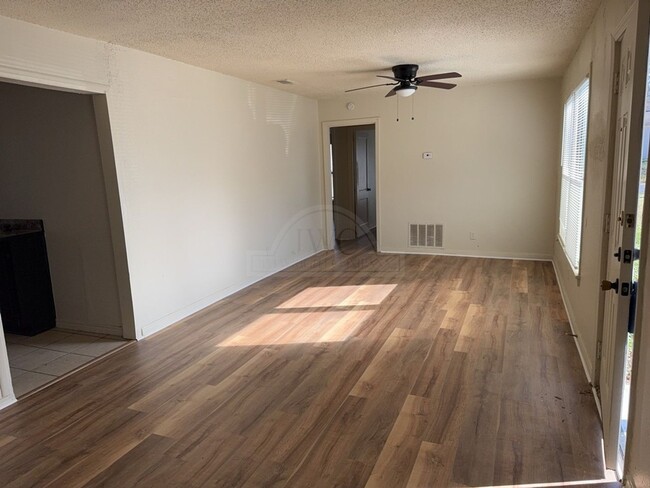 Foto del edificio - 813/815 Estelle Ave, Killeen