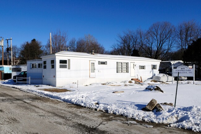 Foto del edificio - 165 Turnpike Rd