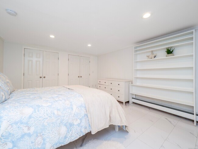 Foto del edificio - 74 Lakeview Ave