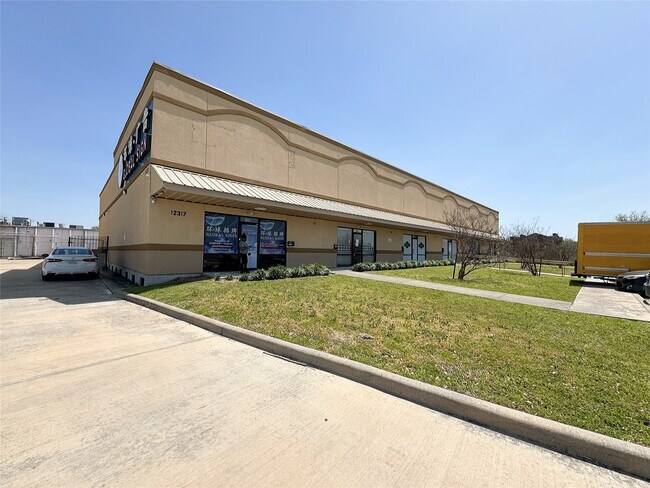 Foto del edificio - 12317 Bellaire Blvd