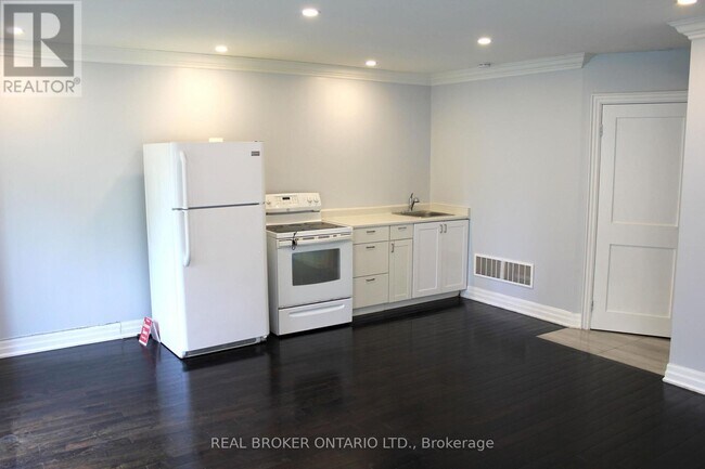 Building Photo - 151 Bob Yuill Dr