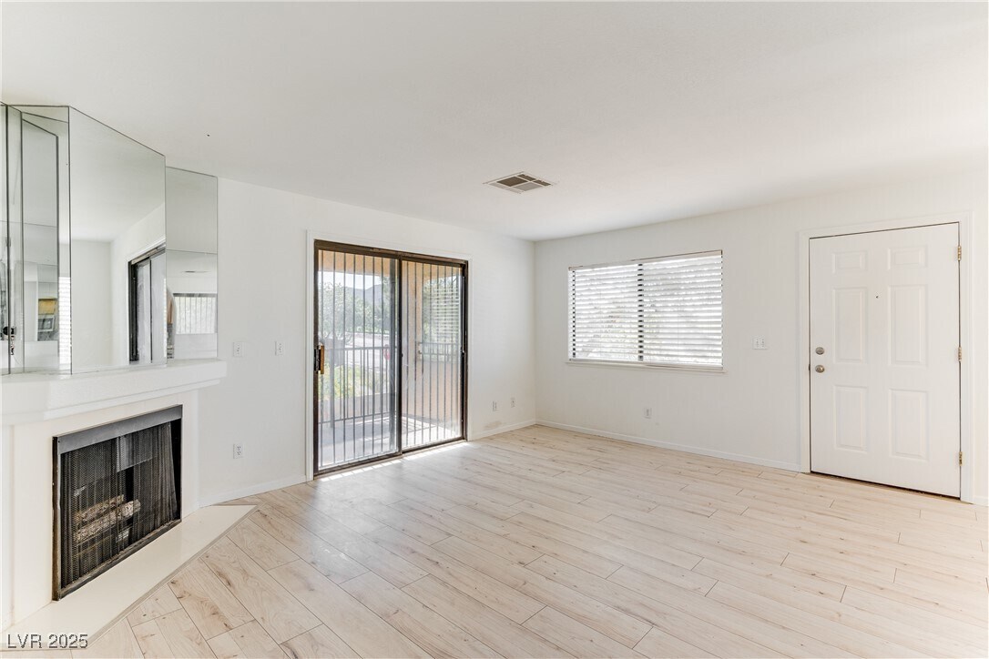 Primary Photo - 601 Cabrillo Cir